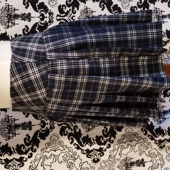 MangoPop Pleated Plaid Mini Skirt - Picture 3 of 5